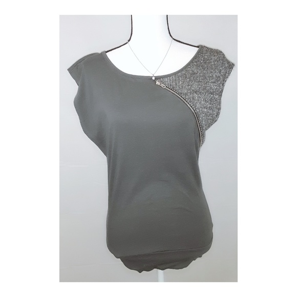 twenty one Tops - Twenty-one Brand Gray Sleeveless top